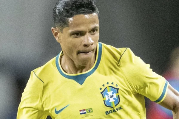 Flamengo: Douglas Santos segue na mira e pode ser alvo em breve