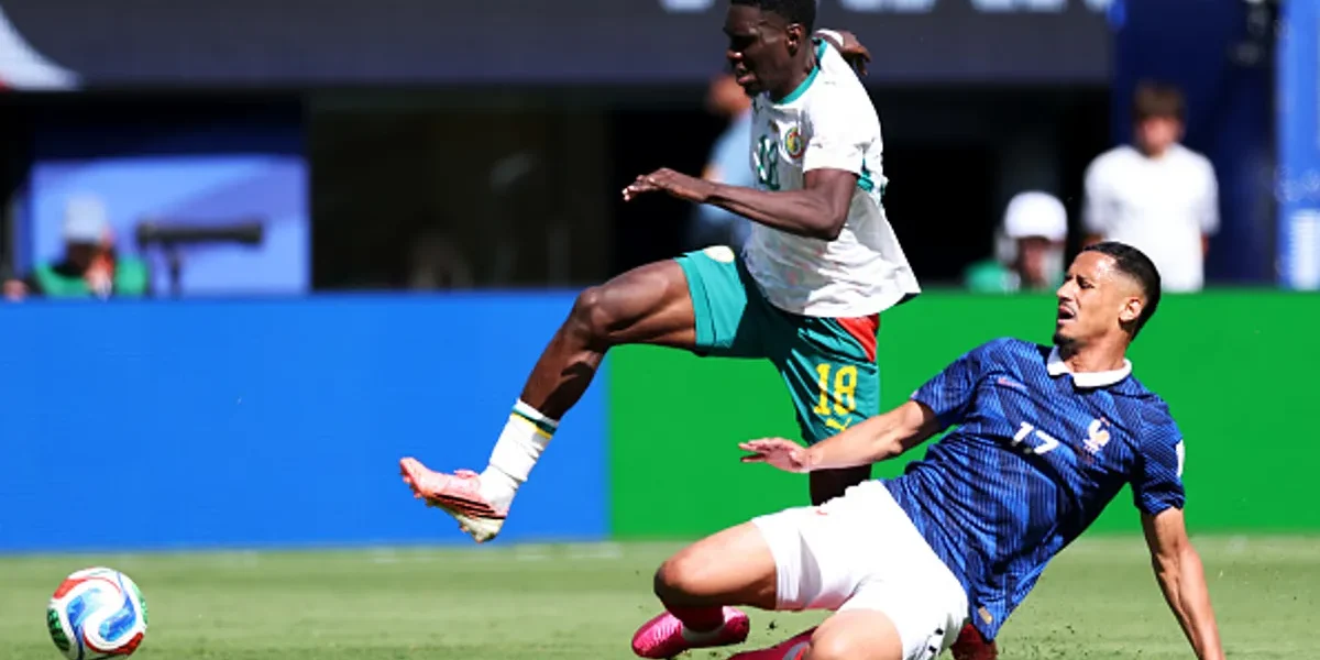 Alerta na França: Saliba admite dores nas costas antes de duelo decisivo