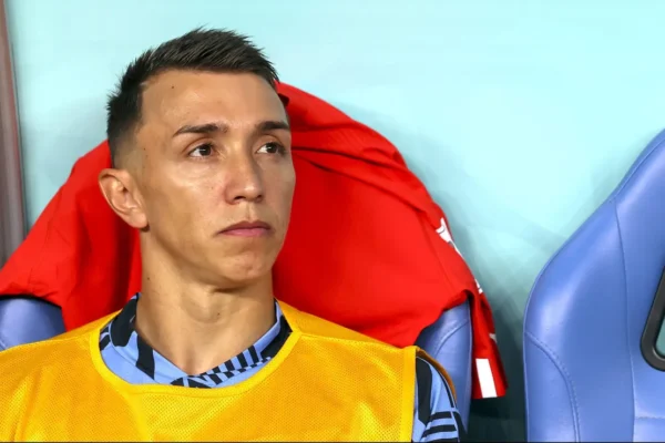 Muslera falha feio, Bielsa tira no intervalo e Uruguai cai na Copa