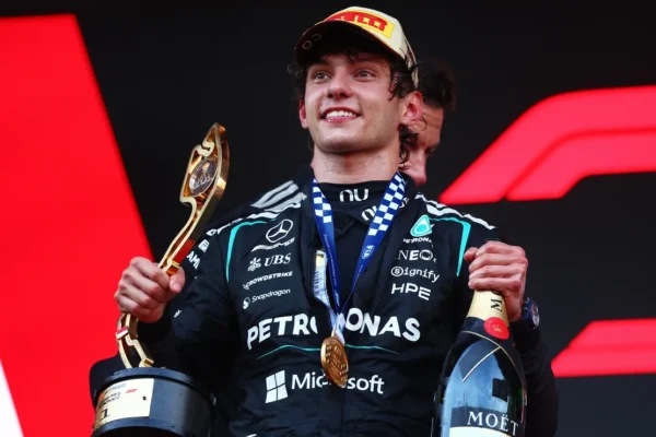 Antonelli dispara na F1 com 5ª vitória seguida; Hamilton sobe para 2º