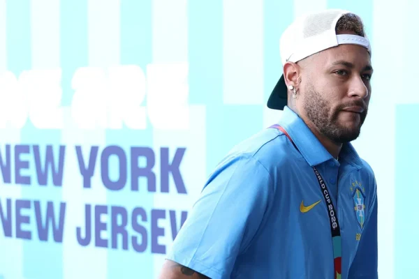 Felipão joga balde de água fria em possível volta de Neymar contra o Haiti