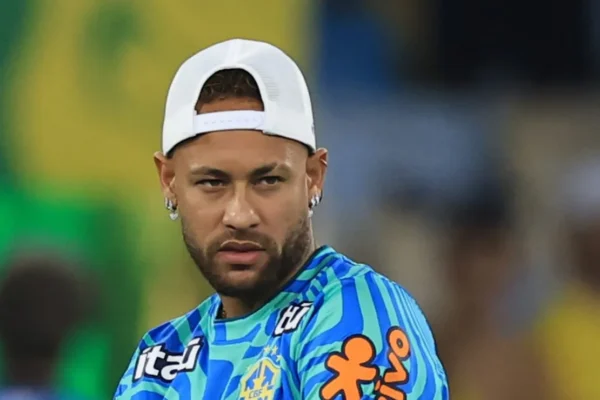 Neymar assume liderança nos bastidores antes da estreia do Brasil na Copa