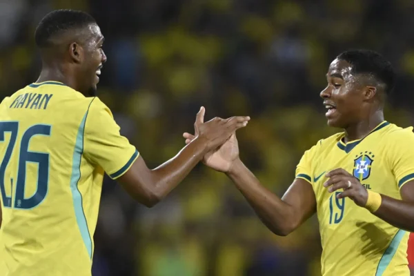Rayan e Endrick repetem feito de Pelé que o Brasil não via há 68 anos