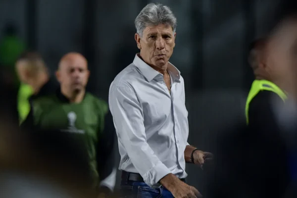 Renato Gaúcho detona elenco do Vasco: ‘Se não se entregarem, estão na profissão errada’