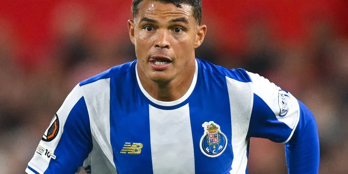 Thiago Silva diz não ao Fluminense e descarta volta ao Brasil
