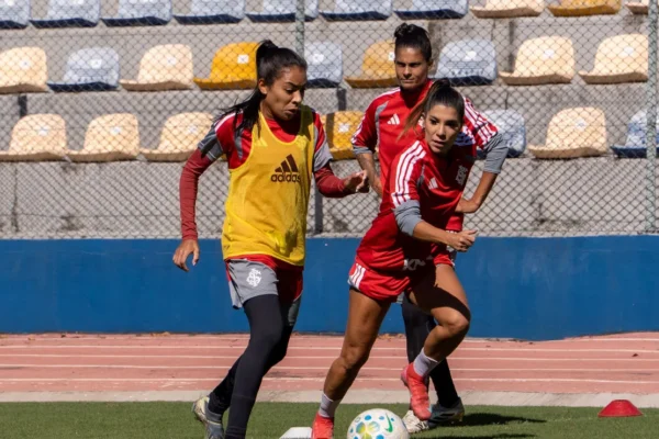 Internacional Feminino volta aos treinos com foco total no Brasileirão
