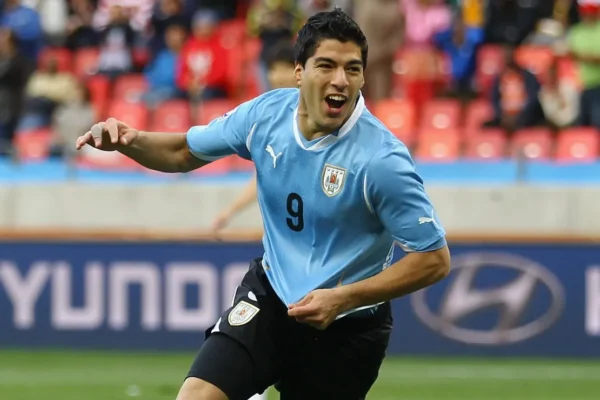 Luis Suárez: o artilheiro que marcou época em quatro Copas do Mundo