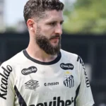 Zé Rafael na mira de São Paulo e Inter; Santos quer rescindir contrato