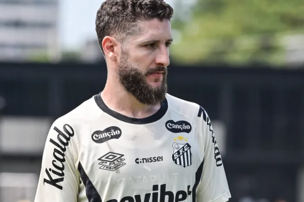 Zé Rafael na mira de São Paulo e Inter; Santos quer rescindir contrato