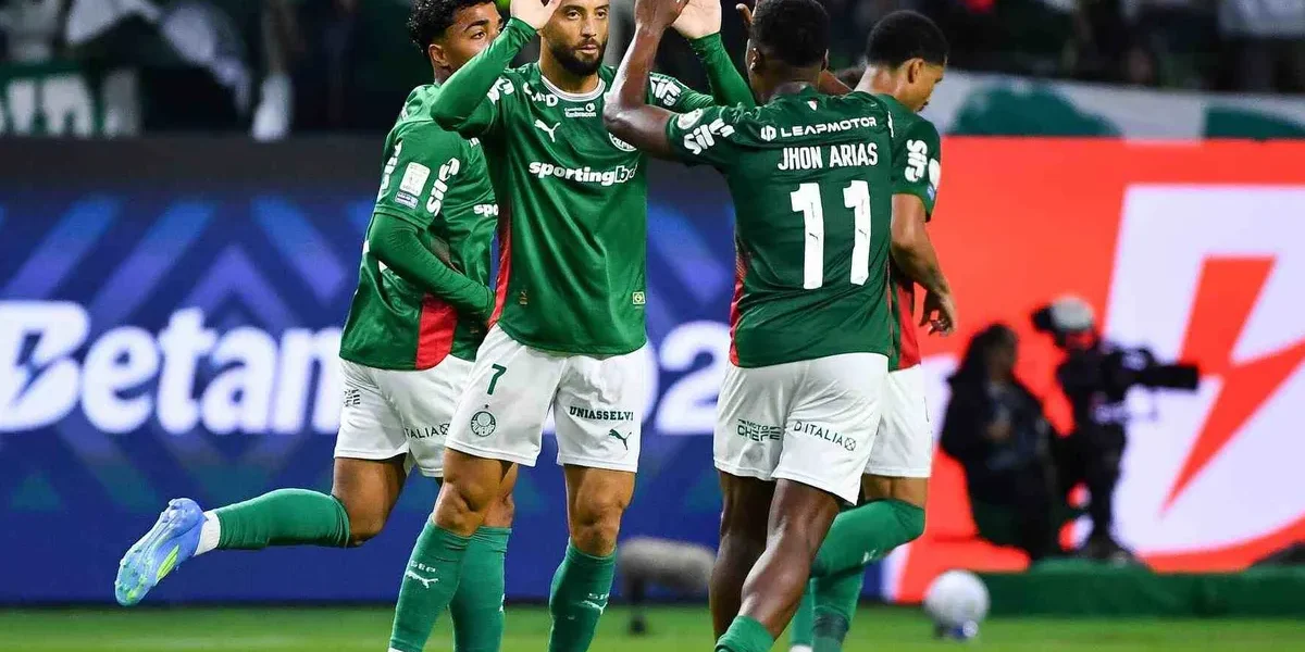 Palmeiras busca recuperação contra Vitória no Barradão: palpites e odds