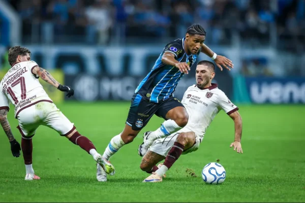 Grêmio afunda na melancolia: eliminação para o Bolívar escancara crise e aumenta pressão em Luiz Castro