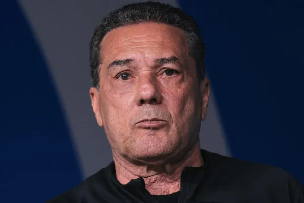 Luxemburgo detona Ancelotti e sai em defesa de Neymar após vexame contra Noruega