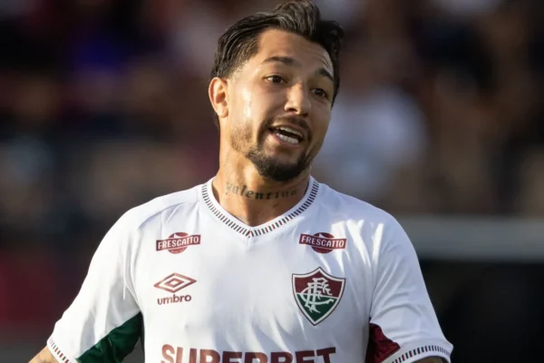 Lucho Acosta na mira: cartão amarelo levanta suspeita de manipulação no Fluminense