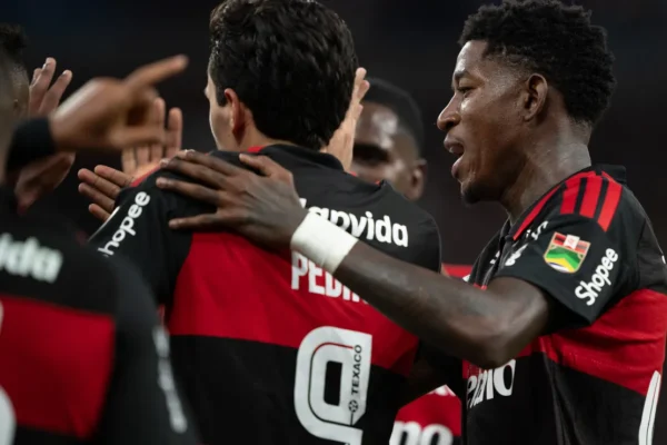 Flamengo domina e vence Lausanne-Sport por 2 a 0 em amistoso em Portugal