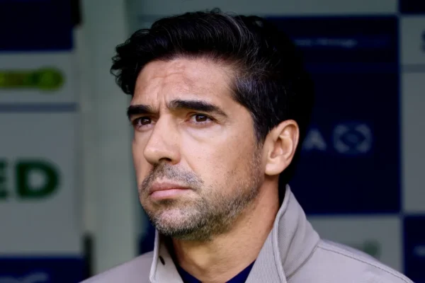 Abel Ferreira transforma Palmeiras e vitória sobre Coritiba já mostra força pós-Copa