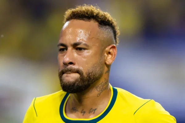 Neymar: futuro no Santos após Copa do Mundo e a decisão sobre o contrato