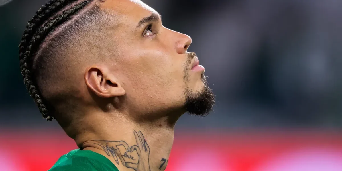 Abel Ferreira exalta Paulinho mesmo após derrota do Palmeiras para o Galo