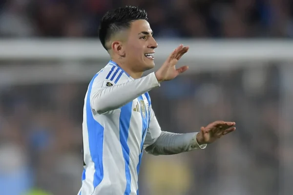 Thiago Almada vira prioridade: Flamengo confiante após recusa do meia ao Al-Ahli