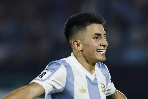Boto confirma interesse, mas nega acordo fechado com Thiago Almada