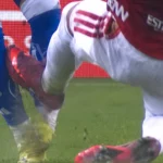 Cruzeiro confirma fratura e cirurgia de Gabriel Pec após entrada criminosa