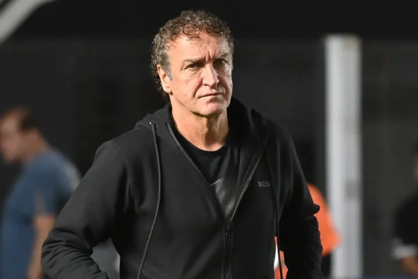 Santos recua na busca por lateral e coloca outras posições na frente