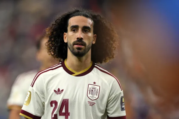 Espanha vai pagar multa da FIFA por cartão amarelo de Cucurella na Copa