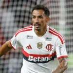 Danilo expõe crise tática no Flamengo e cobra autocrítica no elenco