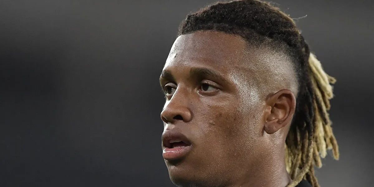 Palmeiras topa pagar R$ 205 milhões por Danilo; volante decide semana que vem