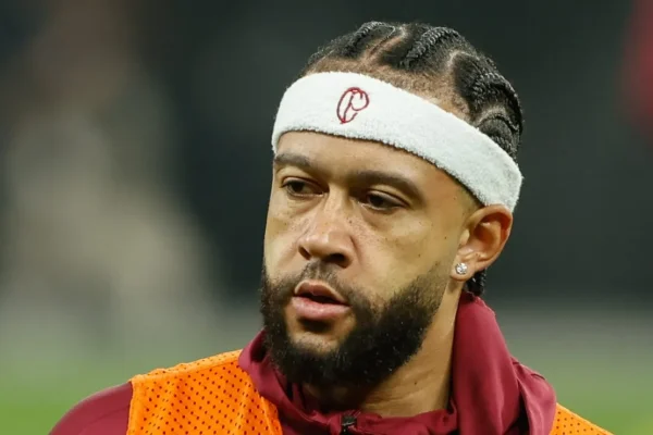 Corinthians já tem plano B para substituir Memphis Depay e mira estrela europeia