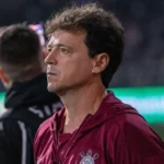 Diniz confirma venda de apenas um titular e busca manter base do Corinthians
