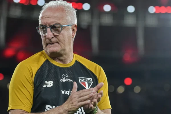 Dorival revela estratégia para frear Flamengo: ‘Não dar a bola’
