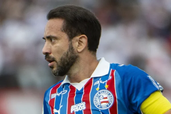 Everton Ribeiro vive pesadelo no Bahia e torcida pede saída do ex-Flamengo