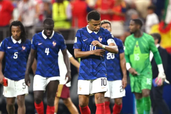 França cai na semi e torcida brasileira explode: ‘Zicaram’