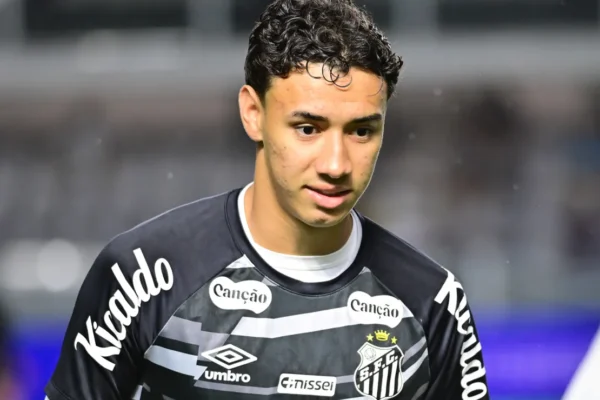Gabriel Bontempo explode no Santos e já supera 2025 em gols e assistências