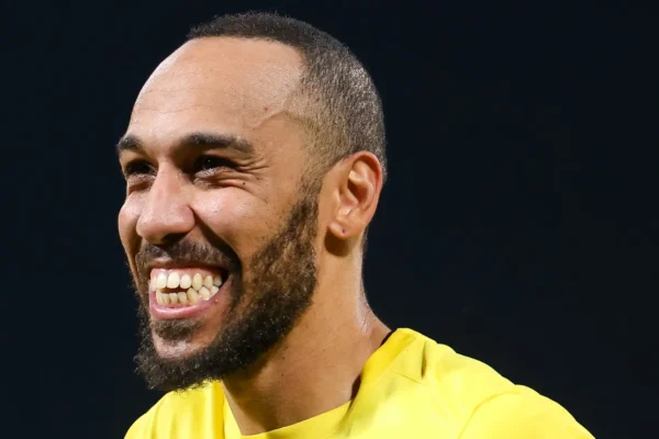 Aubameyang troca Vasco por La Coruña e está de volta à LaLiga