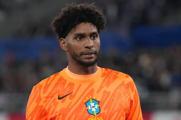 Hugo Souza na mira de Ancelotti para a Copa de 2030