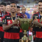 Alex Sandro pode virar zagueiro no Flamengo e clube já planeja novo lateral