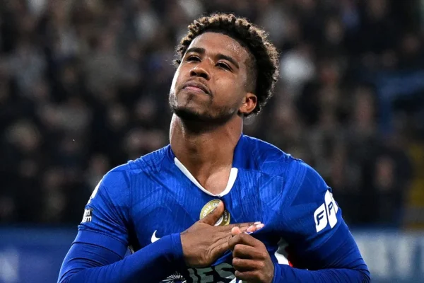 Manchester United fecha negócio de R$ 345 milhões por Andrey Santos; Vasco leva R$ 12 milhões
