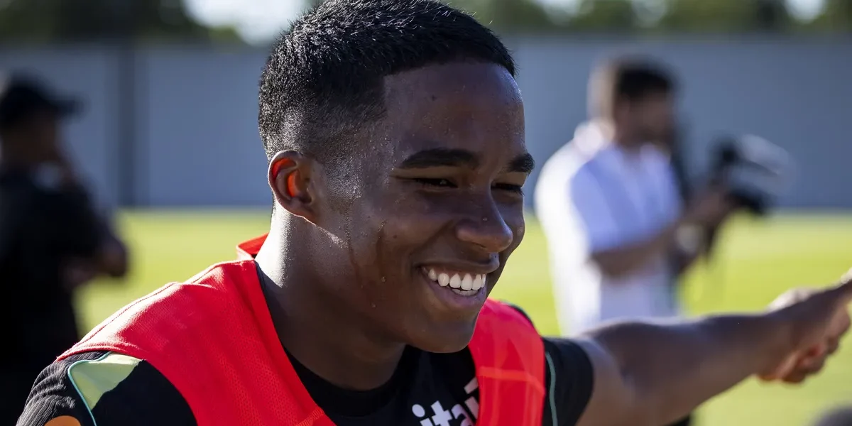 Endrick revela parceria com Neymar e aprendizado na Seleção