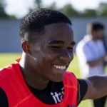 Endrick revela parceria com Neymar e aprendizado na Seleção