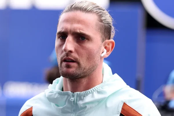 Rabiot detona colegas: ‘Comportamentos que nunca vi’ na França