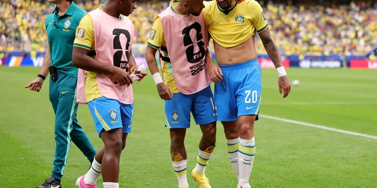 Paquetá sacrifica férias e volta correndo ao Flamengo após lesão na Copa