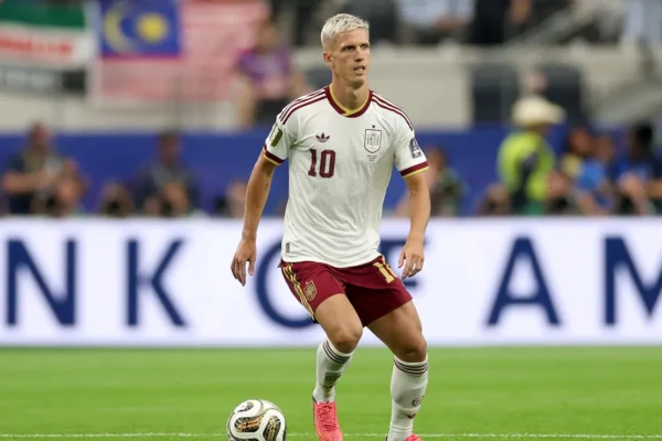 Wenger compara Dani Olmo a Messi: ‘Jogador perfeito’ para a Espanha