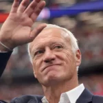 França domina Inglaterra em 3º lugar; Deschamps busca despedida histórica