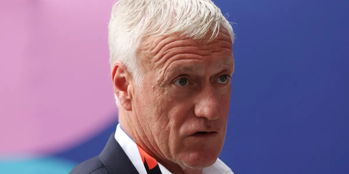 Deschamps assume culpa por 1º tempo desastroso e se despede da França com emoção