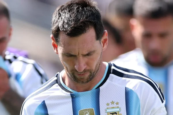 Jornal inglês massacra Messi após final: ‘Vergonha no legado’
