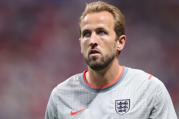 Kane atua como garçom improvável na vitória inglesa sobre a Noruega