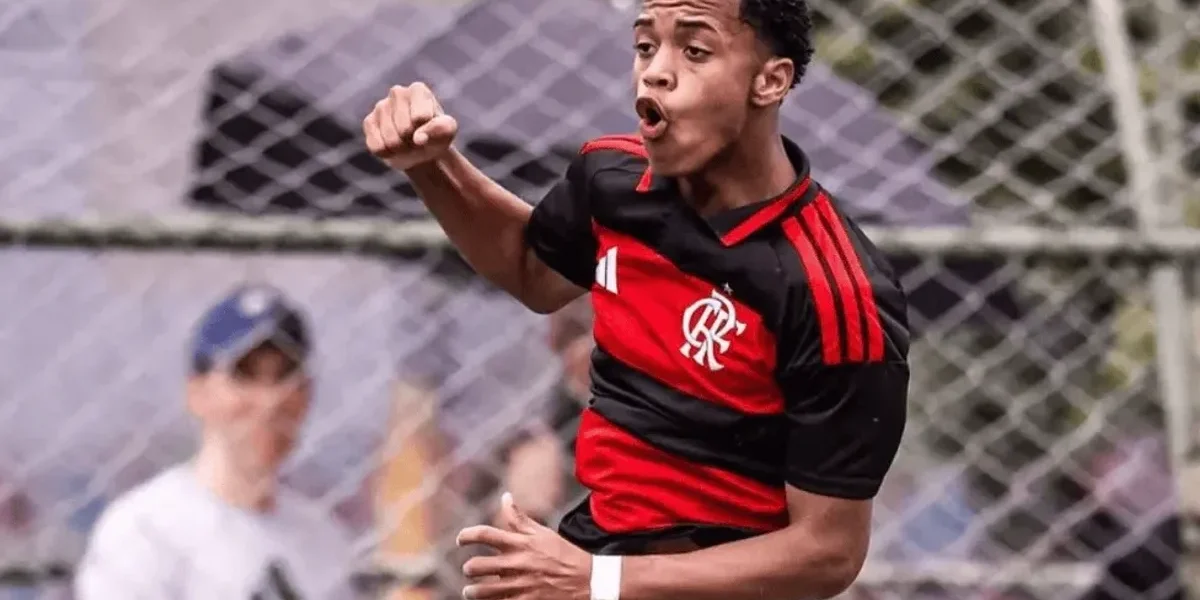 Joia de 15 anos do Flamengo já chama atenção de gigantes europeus