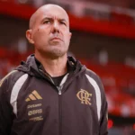 Leonardo Jardim mexe no time e Flamengo busca empate heroico contra o Internacional
