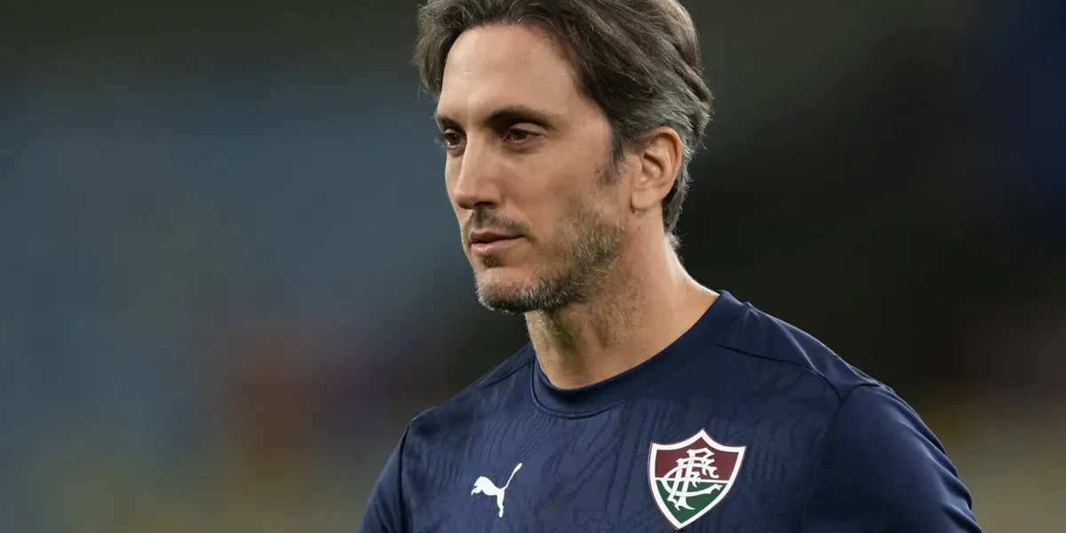 Zubeldía quebra o silêncio sobre Lucho Acosta e explica polêmica no Flu